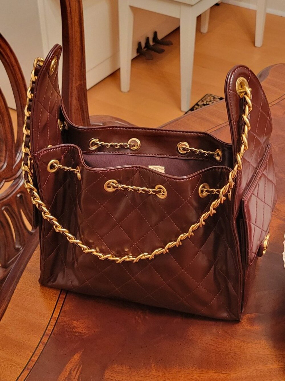Gorgeous burgundy/wine fashion bag!